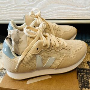 “SOLD” NWT Veja SDU Sneakers, Women’s 36